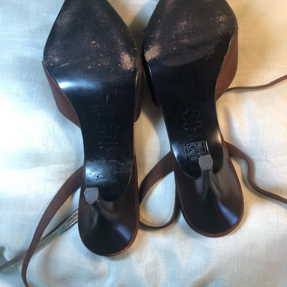 Shoes - Picture 6 of 8